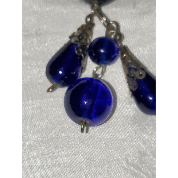 A Pair of Vintage Cobalt Blue Glass Dangle Drop Clip On Earrings Boho - Picture 3 of 12
